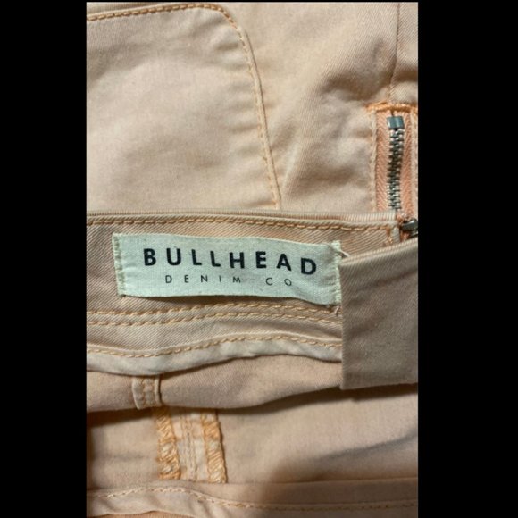 Women's size 3 pink bullhead denim shorts, summer shorts, high waisted shorts - Picture 3 of 4